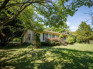 1992 Geneva Hills Rd, Muscatine, IA 52761