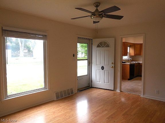 3rd image of 2316 26th St