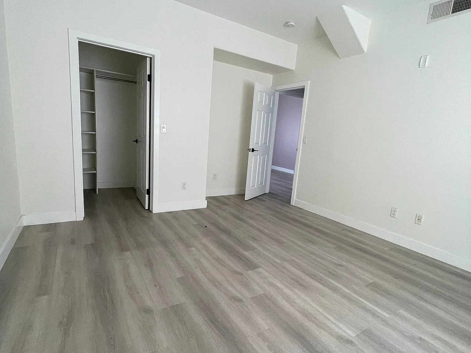 2 bed, 2.5 bath, 1100 sqft, $3,200 — Photo 3