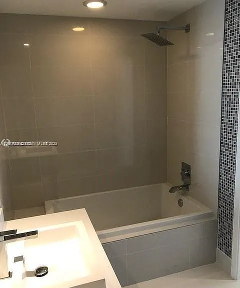 55 SW 9th St #2510 — Photo 11