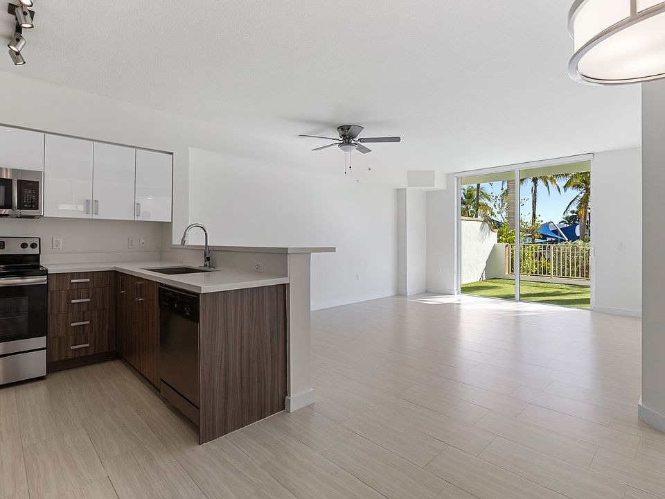 1st image of 446 NE 39th St #220