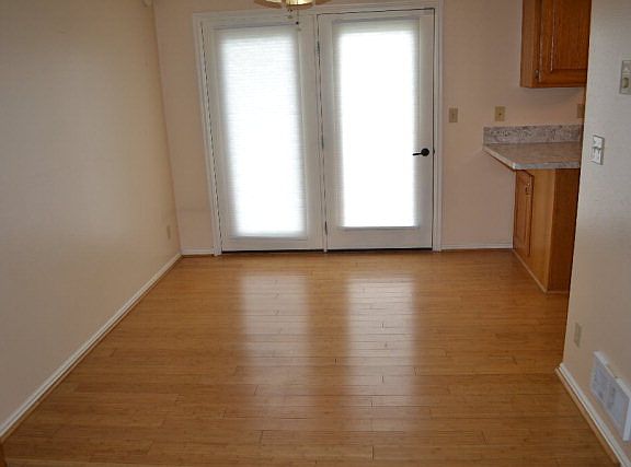 5th image of 533 Montcliffe Dr