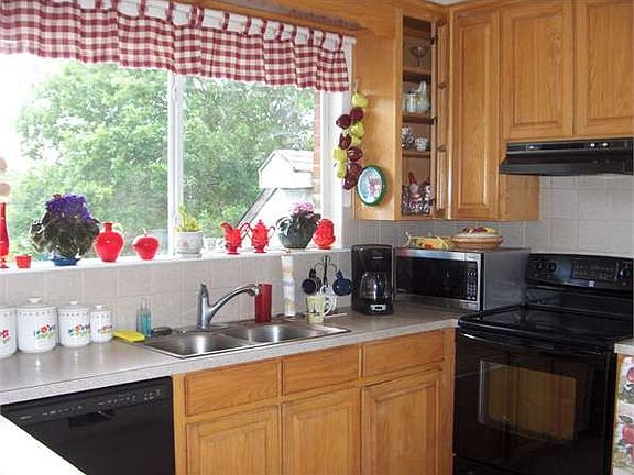 3rd image of 16185 Charlya Dr