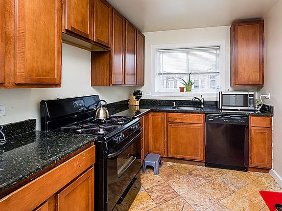 4th image of 6126 N Seeley Ave #3S