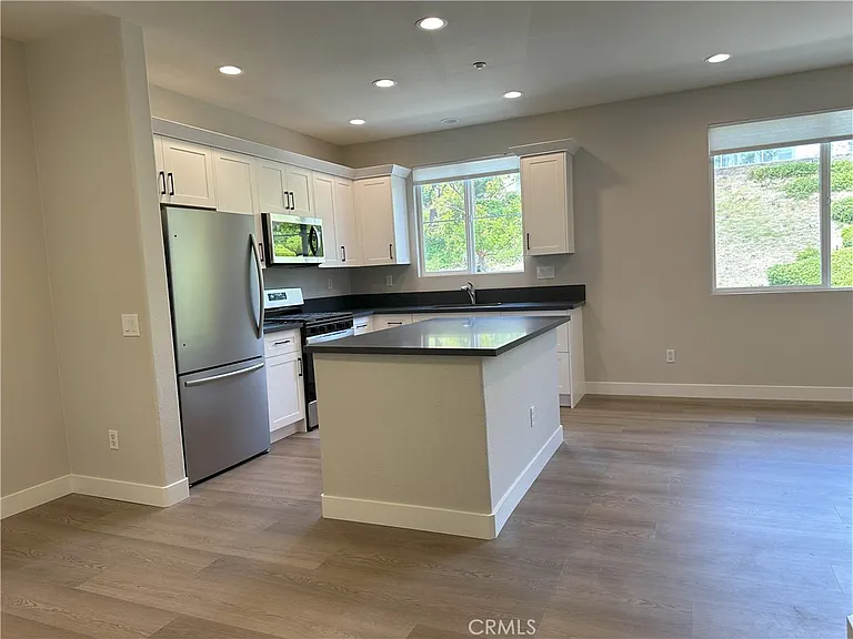 2252 Schlaepfer Dr — Photo 9