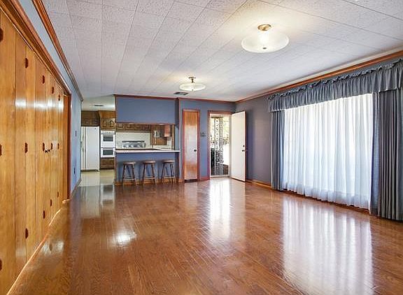 5th image of 1400 Avenue G