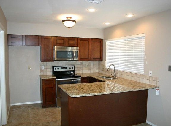 4th image of 4039 E Sunland Ave