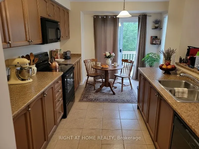 273 Wetenhall Lndg — Photo 2