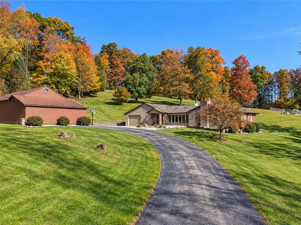 802 County Line Rd, Acme, PA 15610