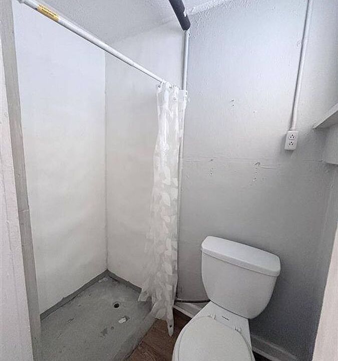 2nd image of 2921 S Port Ave Space 15