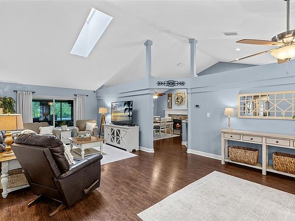 3rd image of 633 PUGH STREET