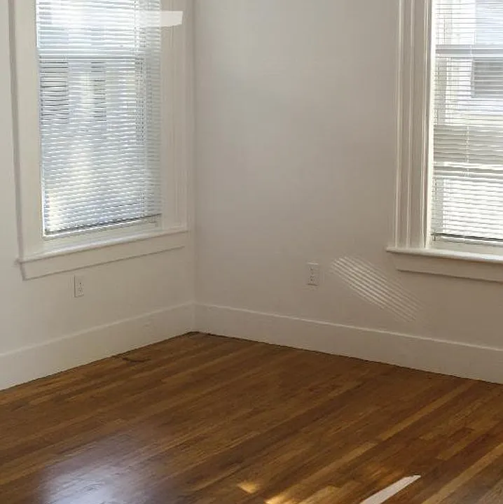 11 Wadsworth St #1L