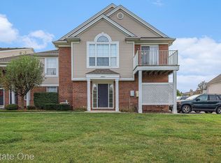 46027 Rhodes Dr, Macomb, MI 48044