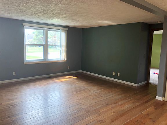 VIEW- BREAKFAST NOOK