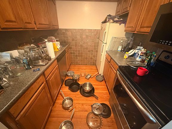 5th image of 34 E Concord St #26