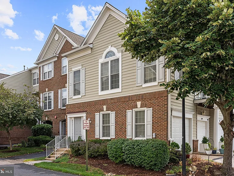 6325 Eagle Ridge Ln #29-A — Photo 2