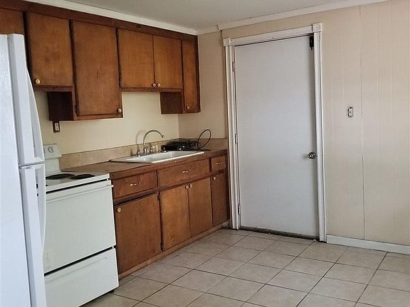 4th image of 923 W De Soto St