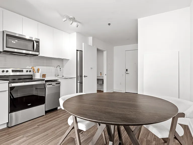 1354 Carling Ave — Photo 35