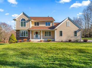 61 Obtuse Rd S, Brookfield, CT 06804