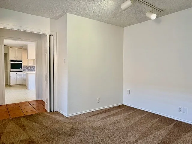 2405 Castleford Rd — Photo 7