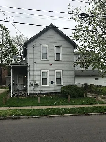 453 Sumner St Photo 1