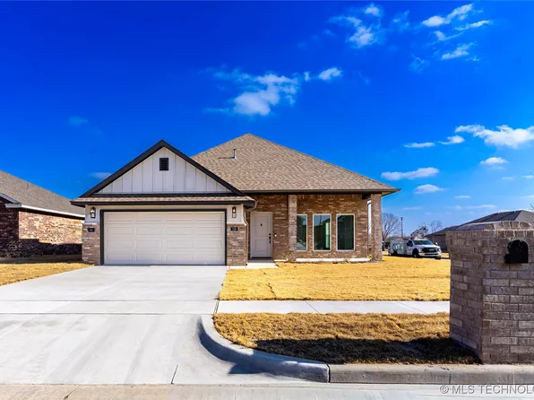 115 S 26th St, Collinsville, OK 74021