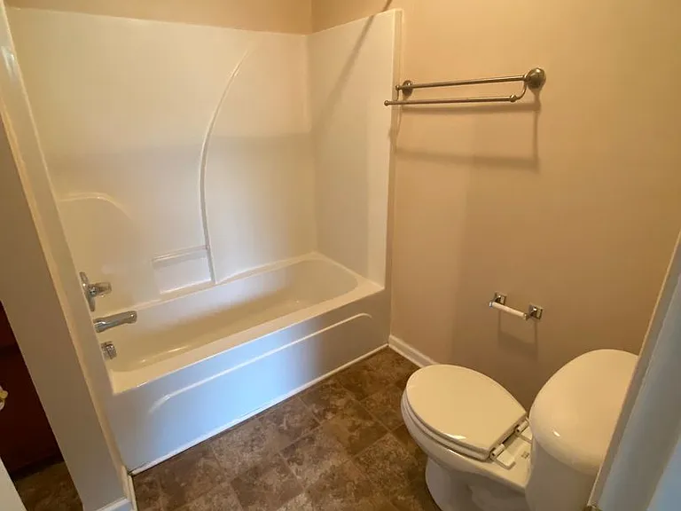 512 Patriot Park Ct — Photo 11