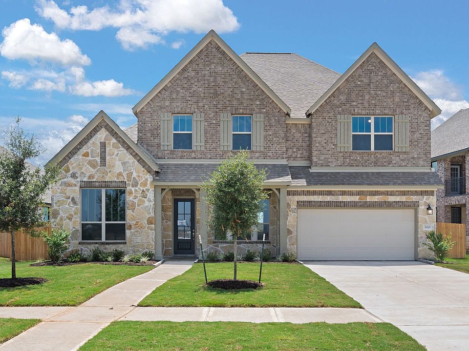 Welcome home to 5010 Sapphire Creek Drive and zoned to Lamar Consolidated ISD.