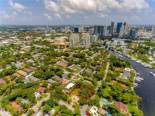 811 SW 4th Place, Fort Lauderdale, FL 33312