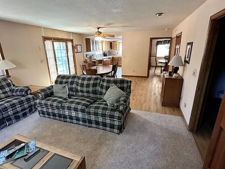 2953 Pinewood Dr — Photo 4