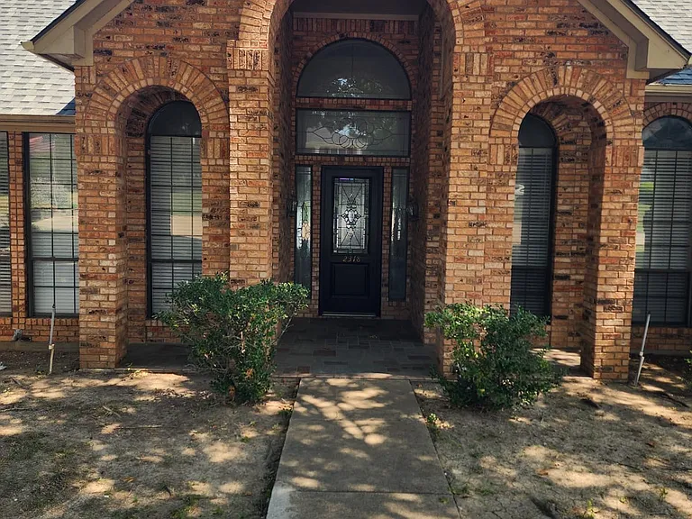 2318 Southbay Cir — Photo 2