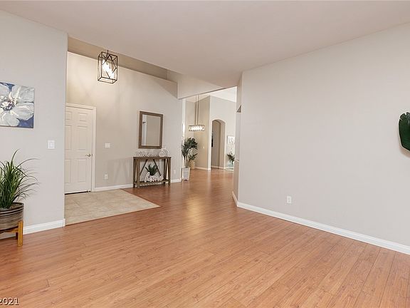 5th image of 5705 W Royal Springs Ave