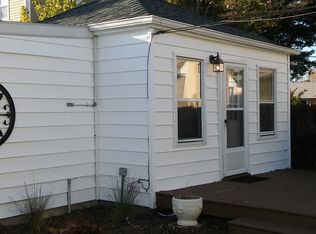 80 W Riviera Dr, Lindenhurst, NY 11757