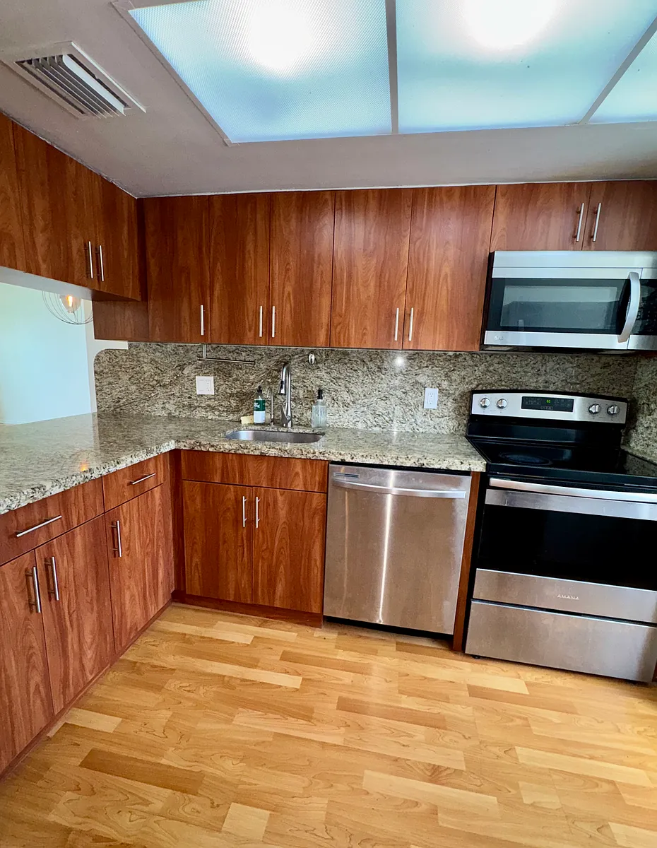 Building Photo - 2762 W 60th St #53