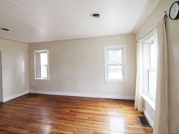4th image of 20517 Anita St