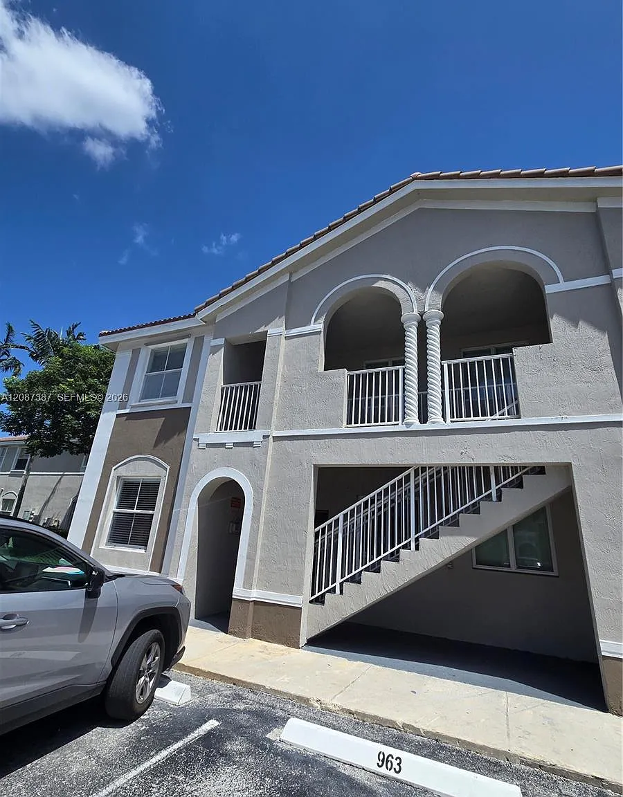 Shoma Condo At Keyscove C — Photo 1
