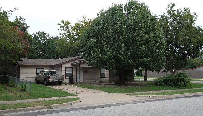 1st image of 712 Camino Dr
