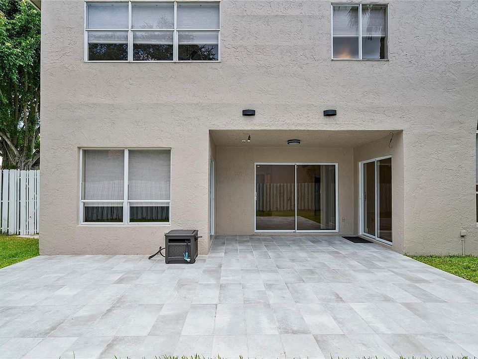 1st image of 7701 NW 61st Ter