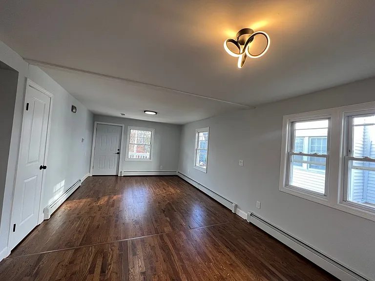 253 Sheffield Ave — Photo 13