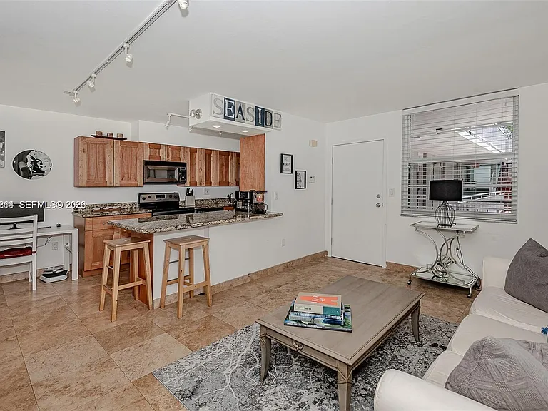 949 Pennsylvania Ave #307 — Photo 7