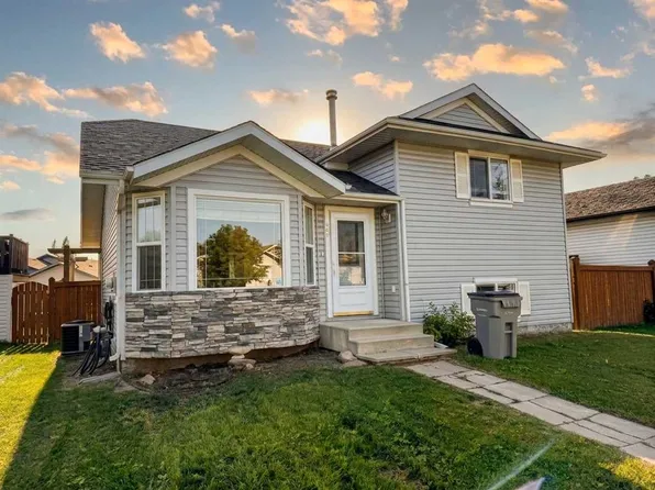 108 NE Pinnacle Blvd, Grande Prairie, AB T8W 2V7