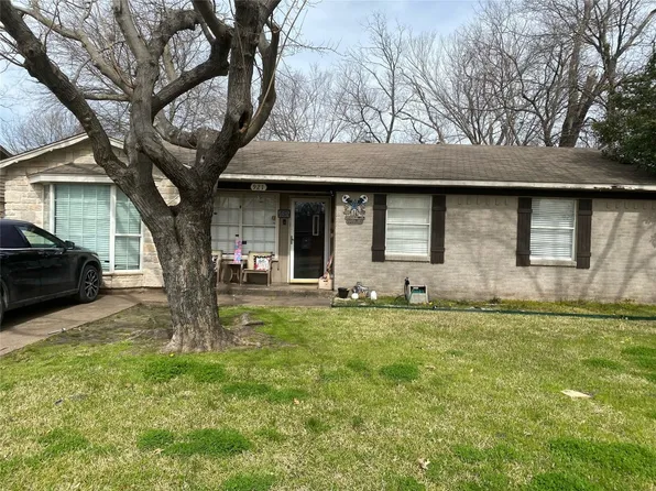 921 Miranda Dr, Mesquite, TX 75149