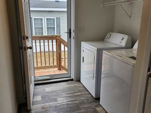 5th image of 900 W Columbia St #251