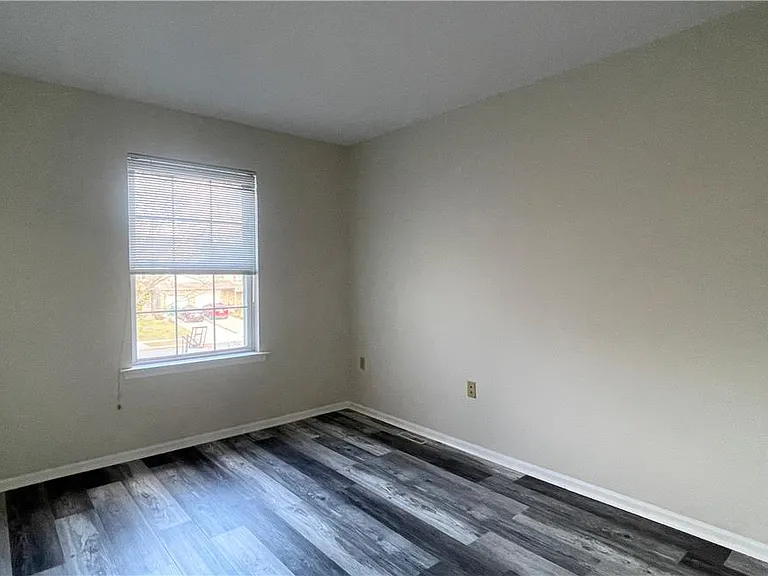 8104 Heritage Dr — Photo 18