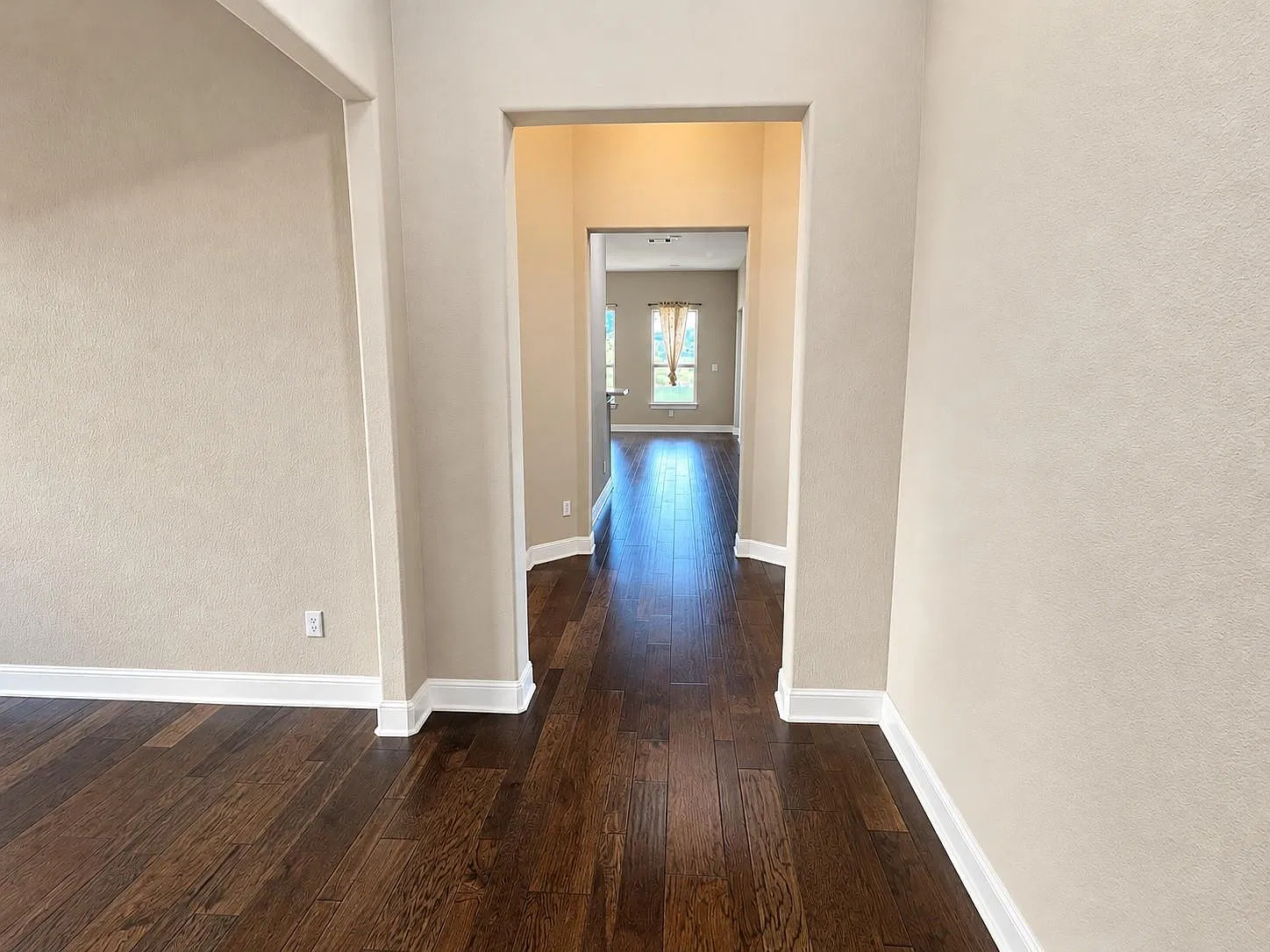 4 bed, 3.0 bath, 2229 sqft, $2,349 — Photo 3