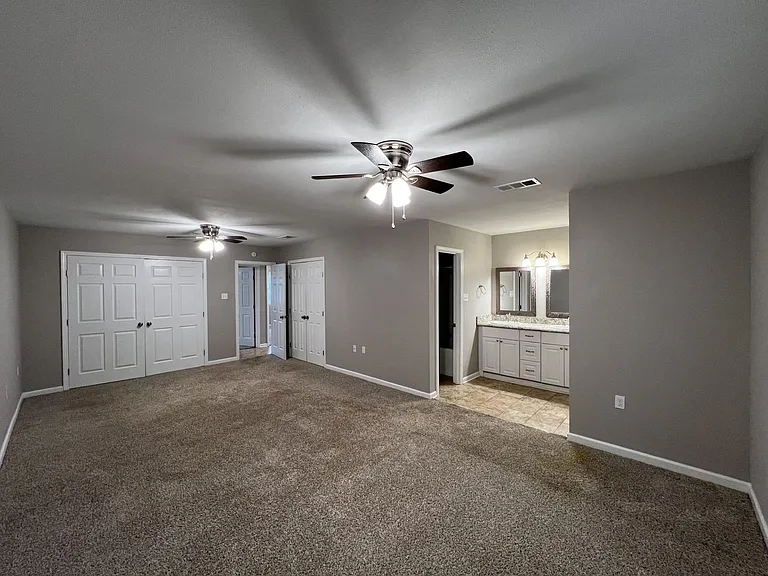 139 Hickory St — Photo 10