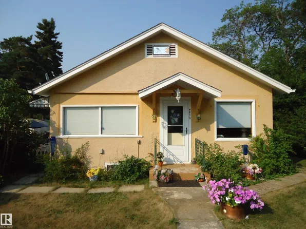 4812 50th Ave, Holden, AB T0B 2C0