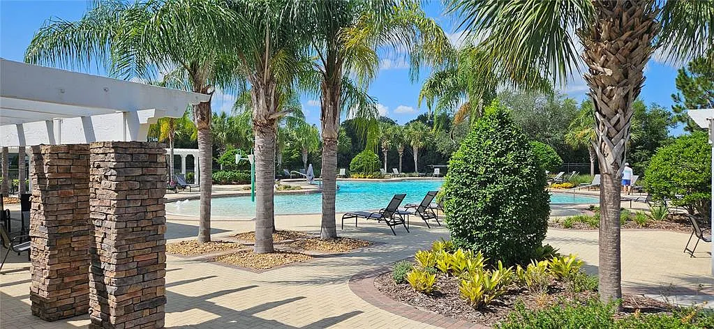 3 bed, 2.0 bath, 1337 sqft, $1,950 — Photo 4
