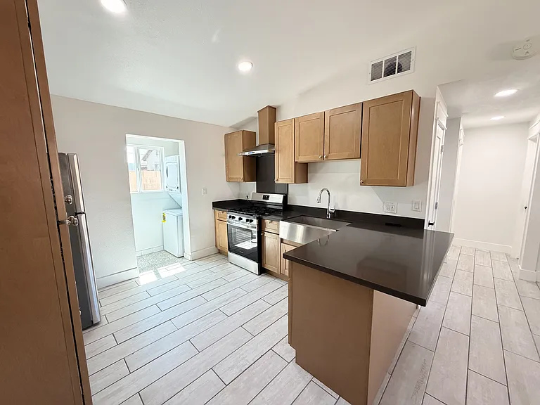 3516 W Grant St #2 — Photo 2