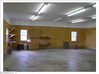 4th image of 804 State Highway 150 W